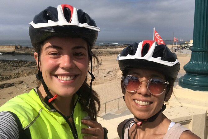 Porto Downtown and Sightseeing Bike Tour - Bikes, helmets, locks, and the question of effort