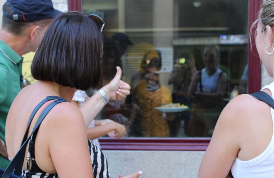 Porto: Food Tour with Tastings - How much food and drink should you expect?