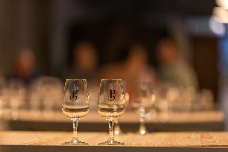 Porto: Guided Tour and Tasting of 3 Port Wines at Poças - Pairing advice that helps after the tour
