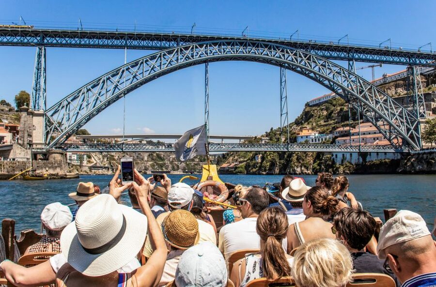 Porto: Guided Tour by Tuk-Tuk & Optional Douro River Cruise - São Bento, the cathedral, and Porto’s historic core