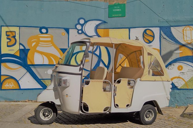 Porto Guided Tour to the Historical Center on a Tuk Tuk - São Bento Station and Porto’s tiled storytelling