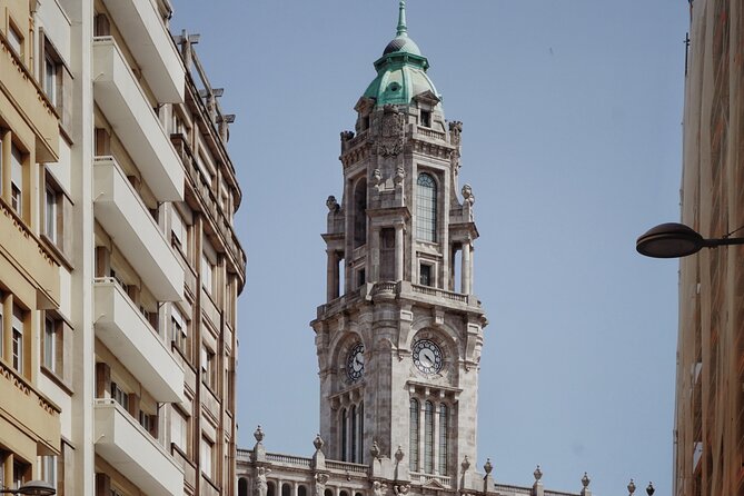 Porto Guided Tour to the Historical Center on a Tuk Tuk - Mercado Ferreira Borges and the old river quarter