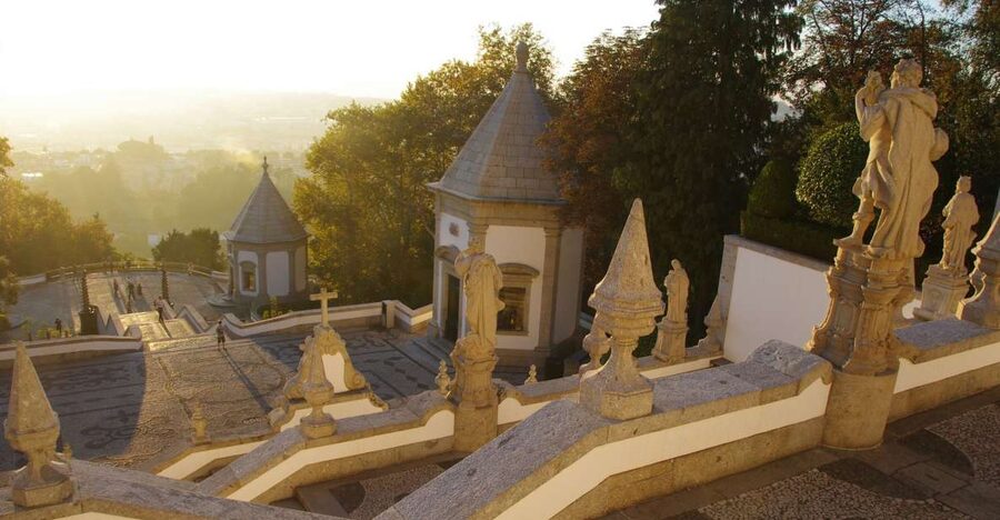 Porto: Guimarães & Braga Tour with Entry Tickets and Lunch - Key points to know before booking