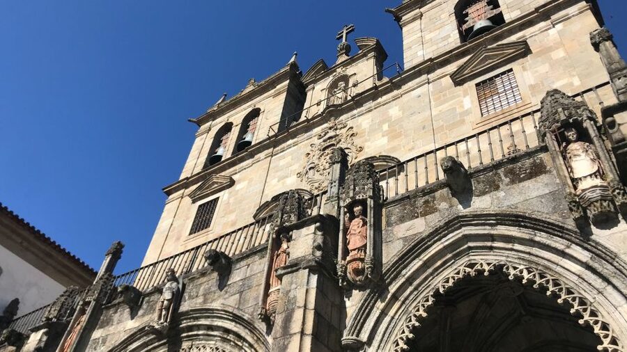 Porto: Guimarães & Braga Tour with Entry Tickets and Lunch - A generous northern Portuguese lunch