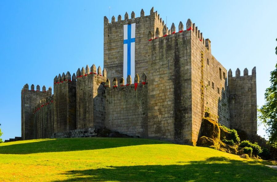 Porto: Guimarães & Braga Tour with Entry Tickets and Lunch - Santa Maria Road and Largo da Oliveira