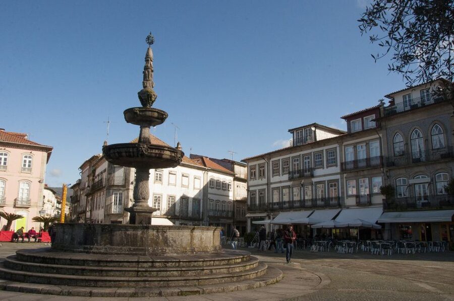 Porto: Guimarães & Braga Tour with Entry Tickets and Lunch - Timing, pickup, and the final drop-off