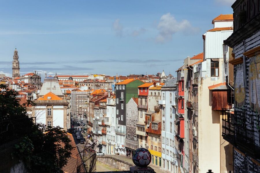 Porto: Harry Potter’s Inspiration Tour - Hogwarts uniforms and the Lion’s Fountain