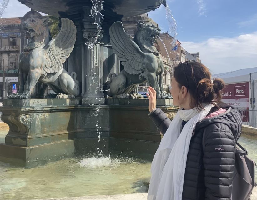 Porto: Highlights & hidden gems Walk - max 10 - Fonte dos Leões, Carmo, and the university quarter