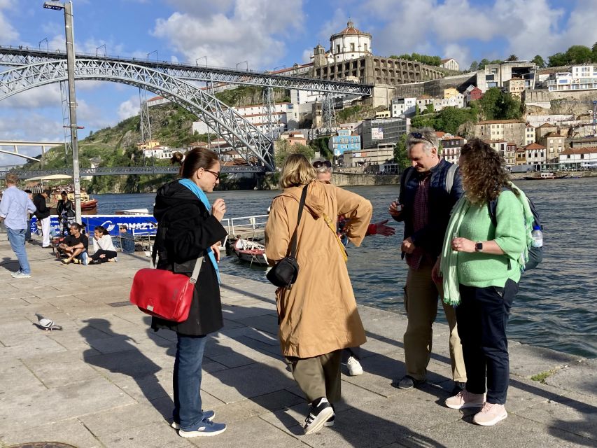 Porto: Highlights & hidden gems Walk - max 10 - Livraria Lello and Clérigos Tower without a rushed ticket visit