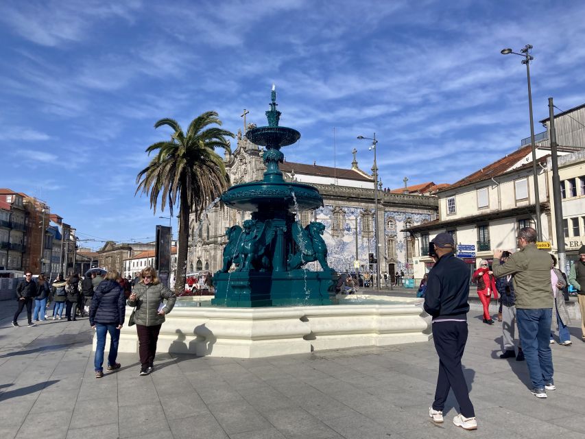 Porto: Highlights & hidden gems Walk - max 10 - From Praça de Carlos Alberto to the first local stop