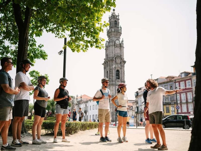 Porto: Highlights in 3 Hours E-Bike Tour - Traffic, rain, and rider confidence