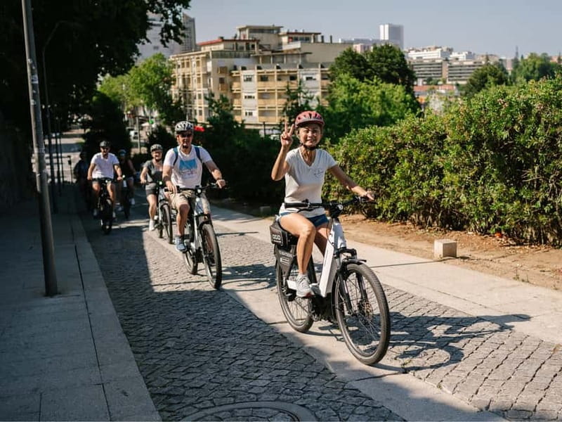 Porto: Highlights in 3 Hours E-Bike Tour - Ribeira and the Dom Luís Bridge