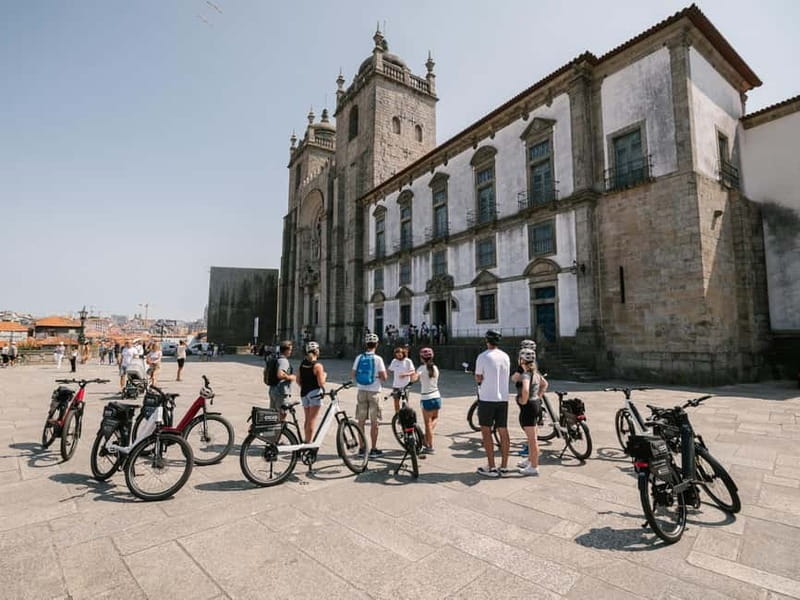 Porto: Highlights in 3 Hours E-Bike Tour - The guides make the difference