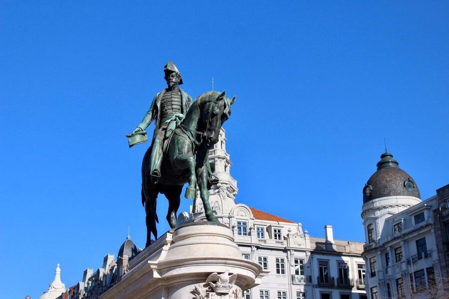 Porto: Historic City Center Walking Tour - Narrow streets, tiled houses, and local shops