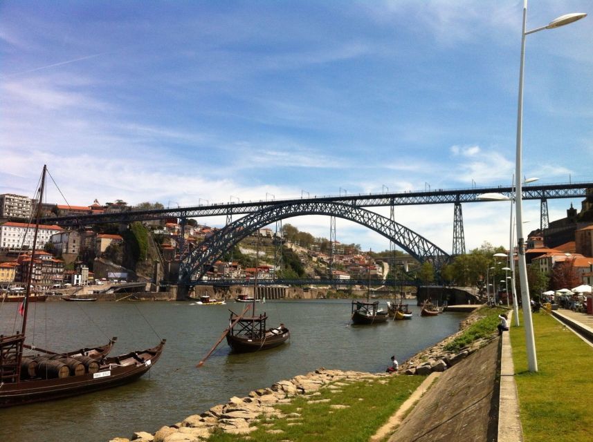 Porto: Historic City Center Walking Tour - Cordoaria’s Garden and Vitória Hill
