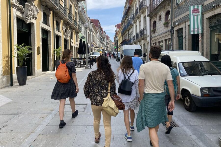 Porto: Historical Center Walking Tour - Art nouveau façades and Lello Bookshop