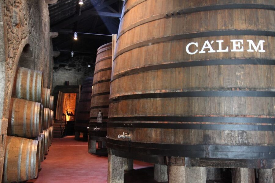 Porto: Hop-on Hop-off Bus with Optional Cruise & Wine Cellar - Key points at a glance