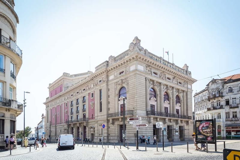 Porto: Magic Train Tour and Port Wine Cellar with Tastings - Who should book this experience?