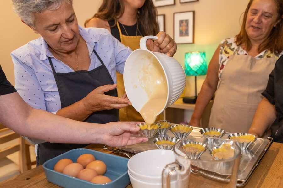 Porto: Pastel de Nata Cooking Class with Grandma's Recipe - Arriving at Joana’s home from central Porto