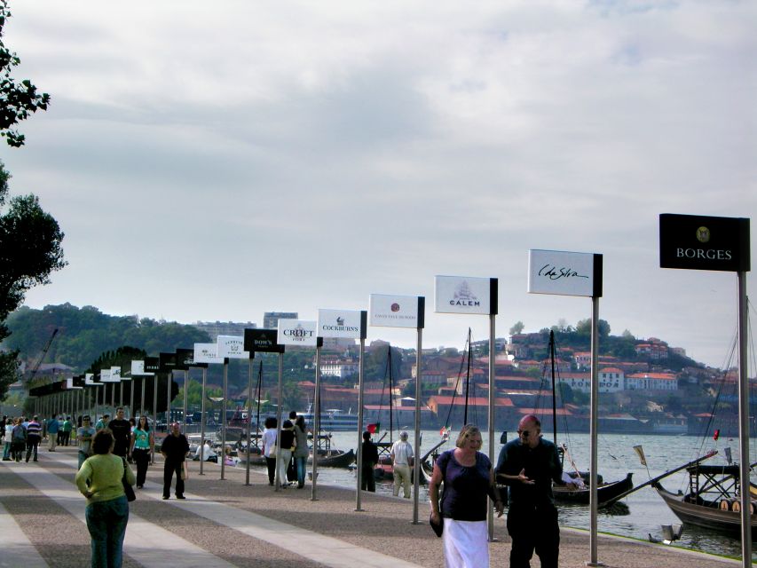 Porto: Port and Douro Wine Walking Tour with 9 Tastings - Second stop: Fonseca and a larger Port name