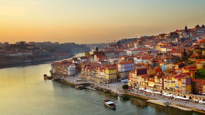 Porto: Port Wine Tour with 7 Port Tastings - Starting beside the Douro River in Porto