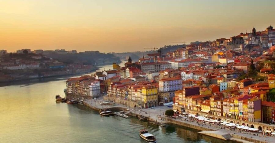 Porto: Port Wine Tour with 7 Port Tastings - The first cellar: a major port house and the museum