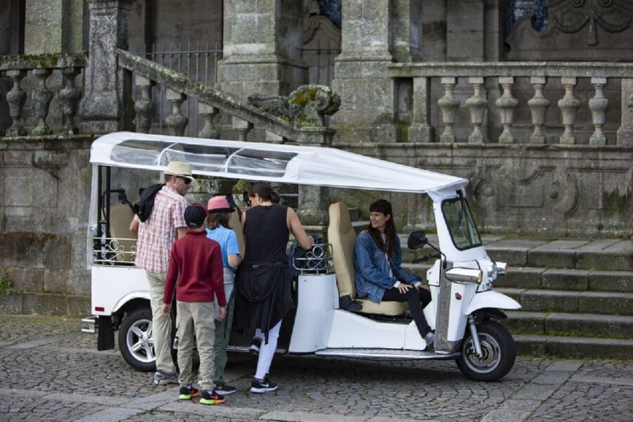 Porto: Private Sightseeing Tour by Electric Tuk Tuk - Why an electric tuk-tuk works well in Porto