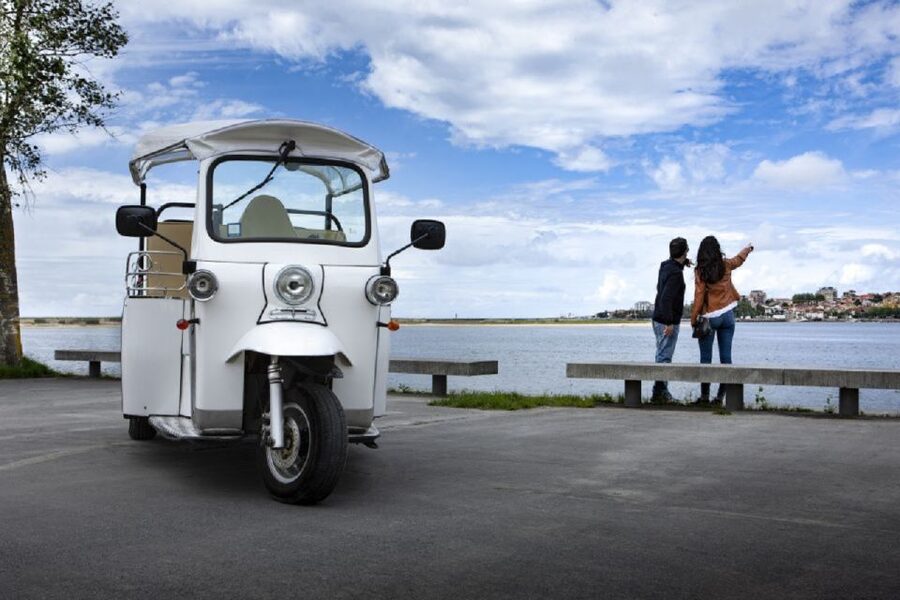 Porto: Private Sightseeing Tour by Electric Tuk Tuk - Fontaínhas and the Douro views