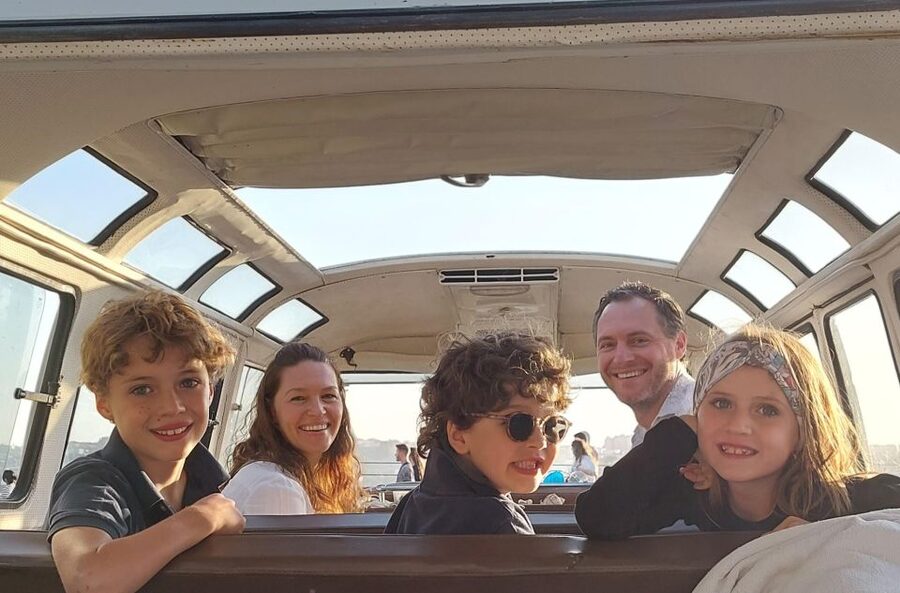 Porto: Private Sightseeing Tour by VW Kombi (2–8 People) - What the two-hour timing really means