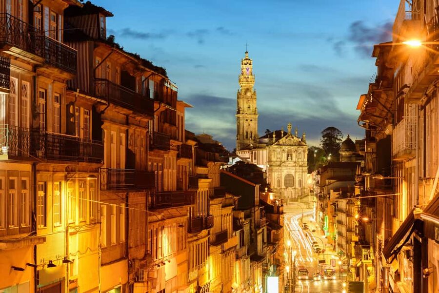 Porto: Private Sunset Walking Tour with Port Wine and Views - Carmo and Carmelitas Church, with a local story