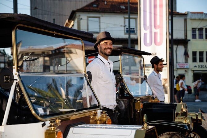 Porto:Private Tour of the Historic City in a Classic Ford T - Majestic Café, São João Theater, and São Bento Station