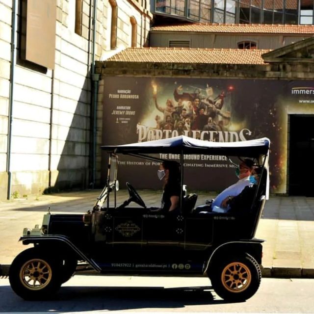 Porto:Private Tour of the Historic City in a Classic Ford T - Clérigos, Vitória, and the return through Porto