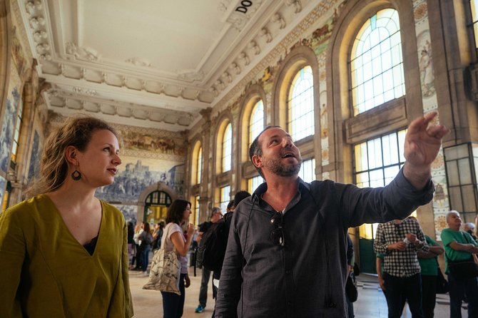 Porto PRIVATE TOUR With Locals: Highlights & Hidden Gems - Clérigos Tower and Porto’s vertical character