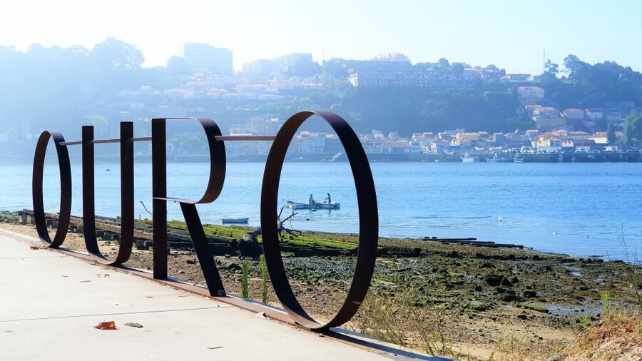 Porto: Private Tuk-Tuk Tour with Short Walks and Wine - Why a tuk-tuk works so well in Porto