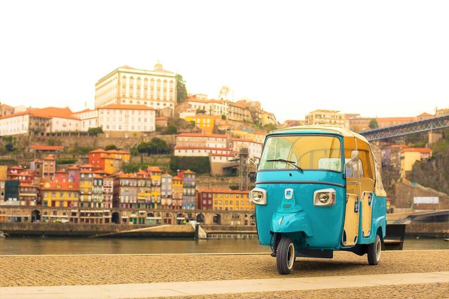 Porto: Private Tuk-Tuk Tour with Short Walks and Wine - Crossing Dom Luís I Bridge to Vila Nova de Gaia