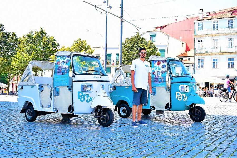 Porto: Private Tuk-Tuk Tour with Short Walks and Wine - Arrábida Bridge and the Douro toward the Atlantic