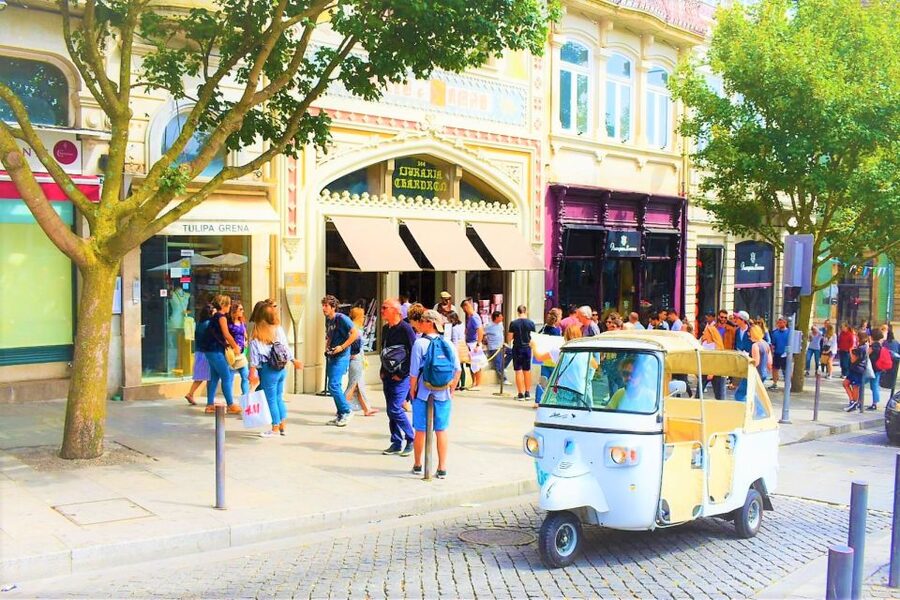 Porto: Private Tuk-Tuk Tour with Short Walks and Wine - Starting at Café Batalha and finding your bearings
