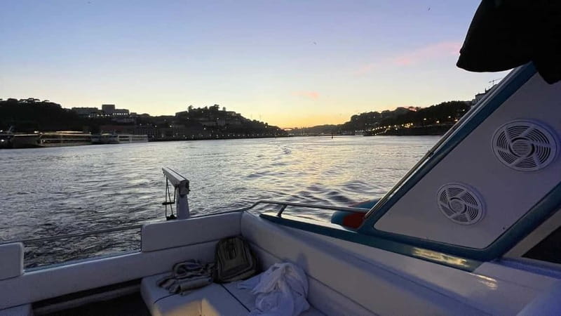 Porto: Private Yacth Cruise with Wine, Snacks & 6 Bridges - Practical details that affect your day