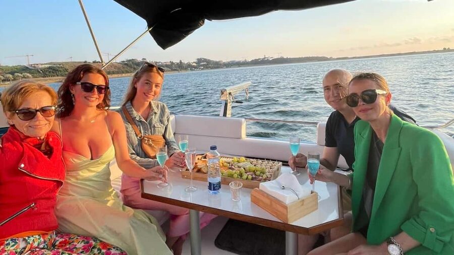 Porto: Private Yacth Cruise with Wine, Snacks & 6 Bridges - Wine, sparkling wine, and a generous snack board