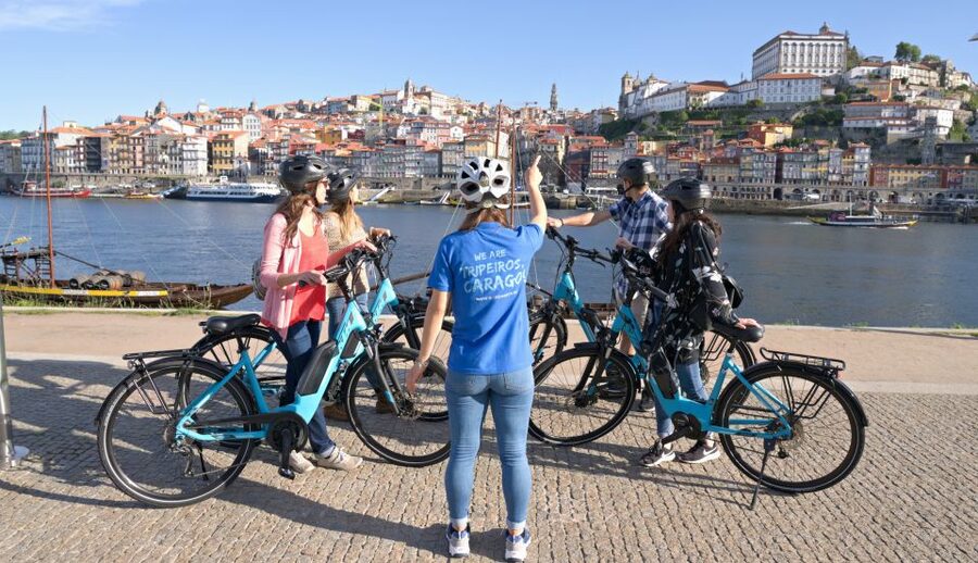 Porto: Riverside Panoramic E-Bike Tour - Castelo do Queijo: a coastal change of scene