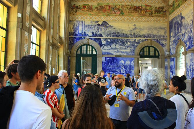 Porto's #1 Walking Tour - From Largo Amor de Perdição to the photography center