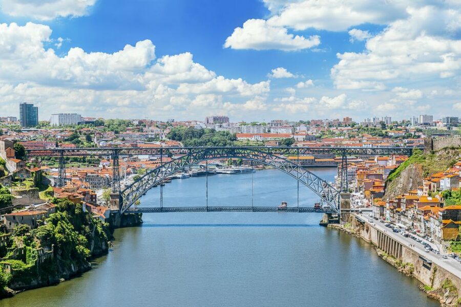 Porto: Six Bridges Cruise - Passing beneath Ponte Luís I