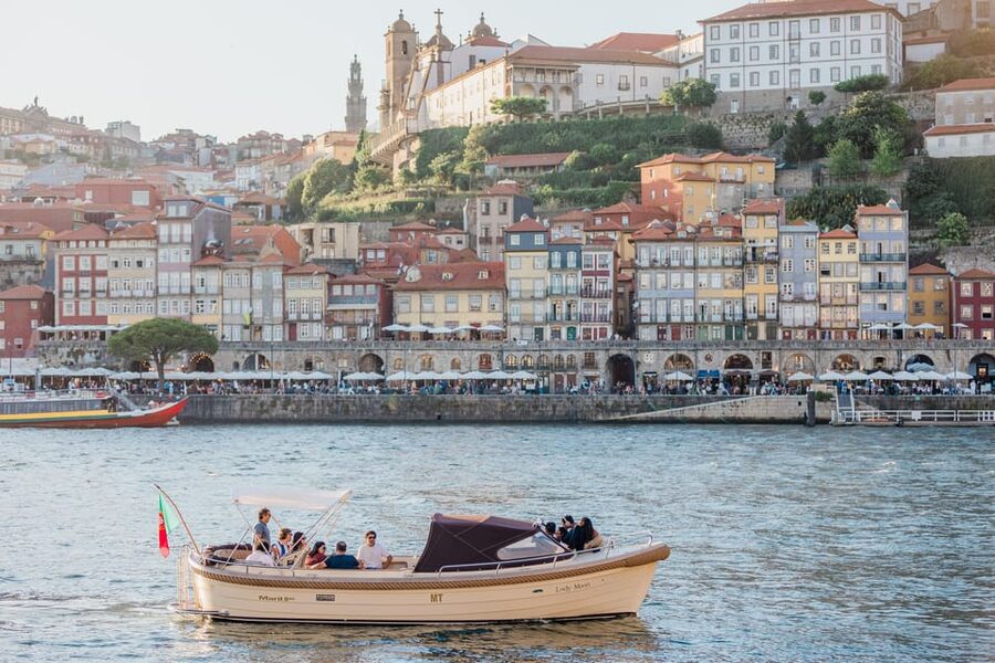 Porto: Six Bridges Douro River Cruise with Drinks - Heading toward the Douro Estuary