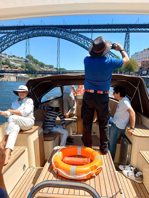 Porto: Six Bridges Douro River Cruise with Drinks - The boat makes the difference