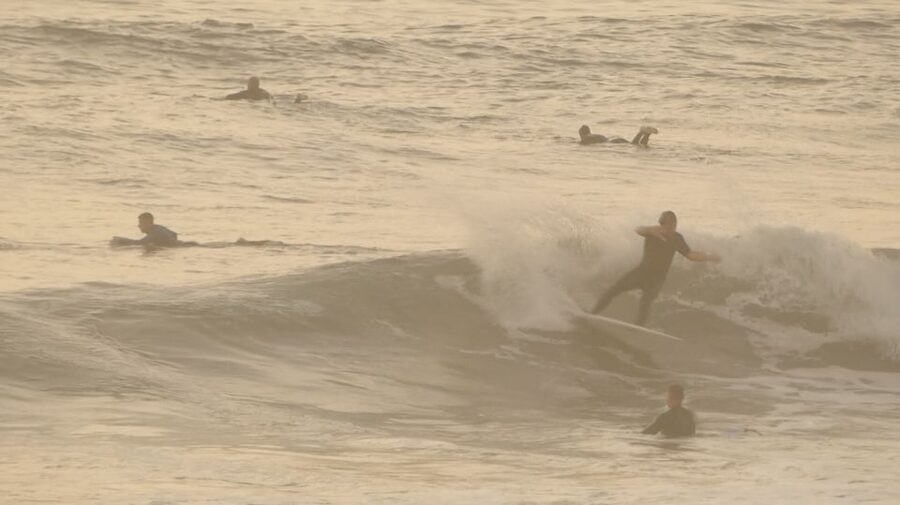 Porto: Small Group Surf Lesson with Transportation - What the small group changes