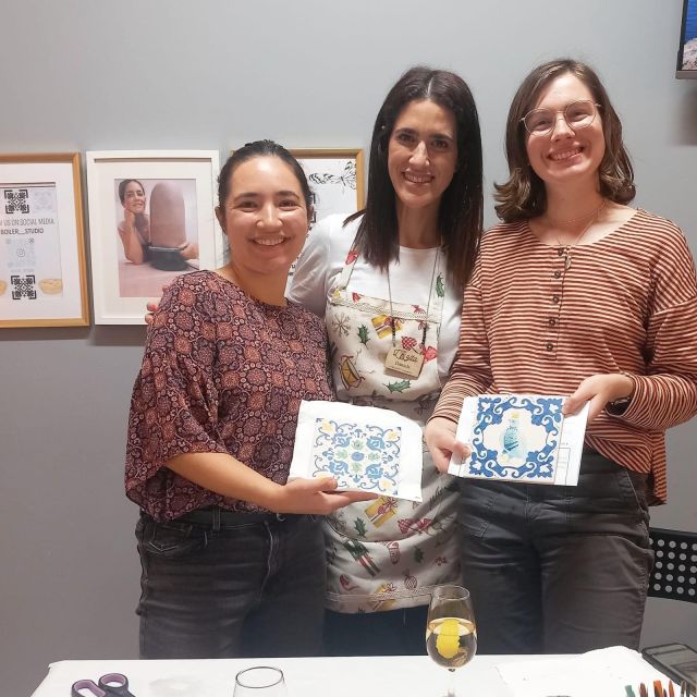 Porto: Tile Painting and Cocktails in Downtown Porto - The cocktail and the calm side of the class
