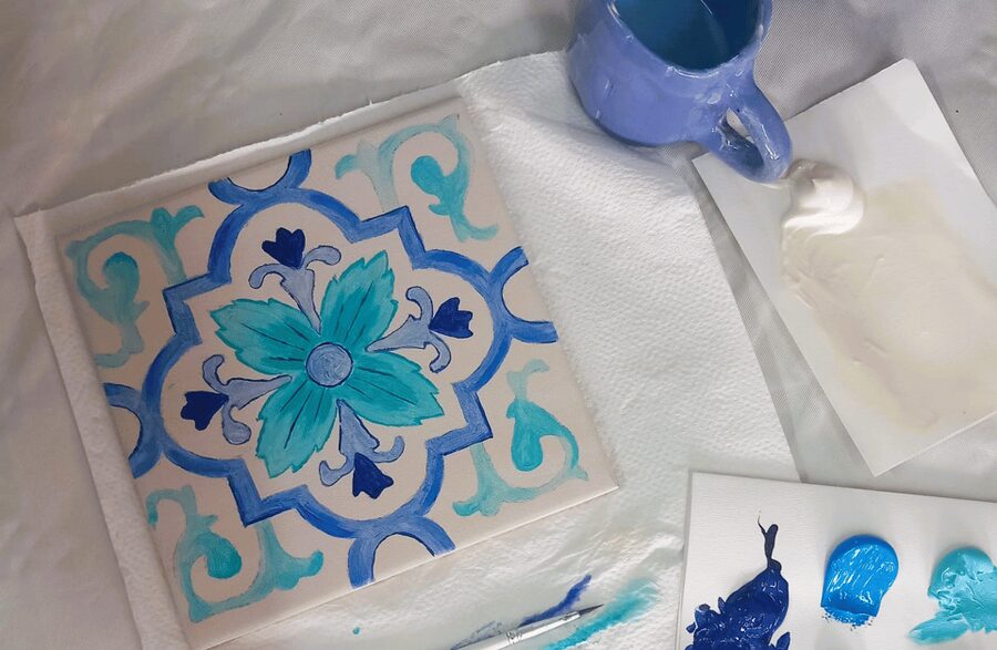 Porto: Tile Painting and Cocktails in Downtown Porto - Arriving at Boiler Studio opposite Porto Cathedral
