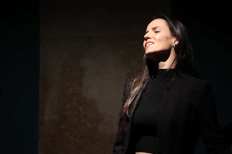 Porto: Traditional Fado Show at Sao Bento with Port Wine - Key details before you book