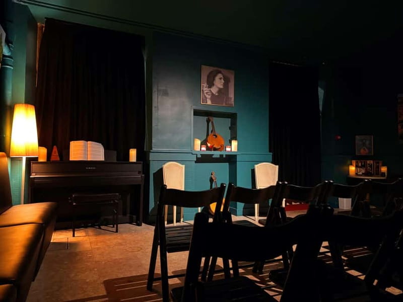 Porto: Traditional Fado Show at Sao Bento with Port Wine - Who should book this Fado show?