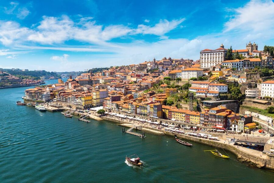 Porto: Tuk-Tuk Tour, Douro River Cruise, and Wine Tasting - Port tasting at the Fonseca winery